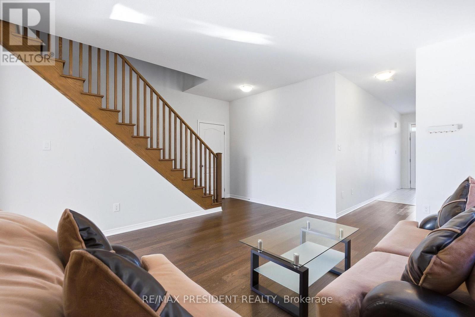 12 Midhurst Heights, Hamilton (Stoney Creek), Ontario  L8J 0K9 - Photo 8 - X12772582