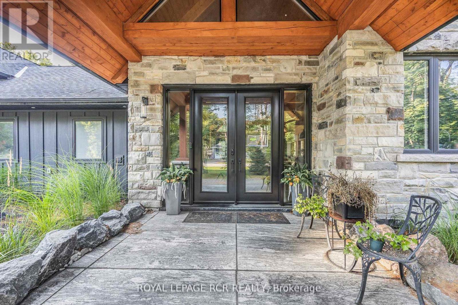 1031 Xavier Street, Gravenhurst (Wood (Gravenhurst)), Ontario  P0E 1G0 - Photo 4 - X12772642