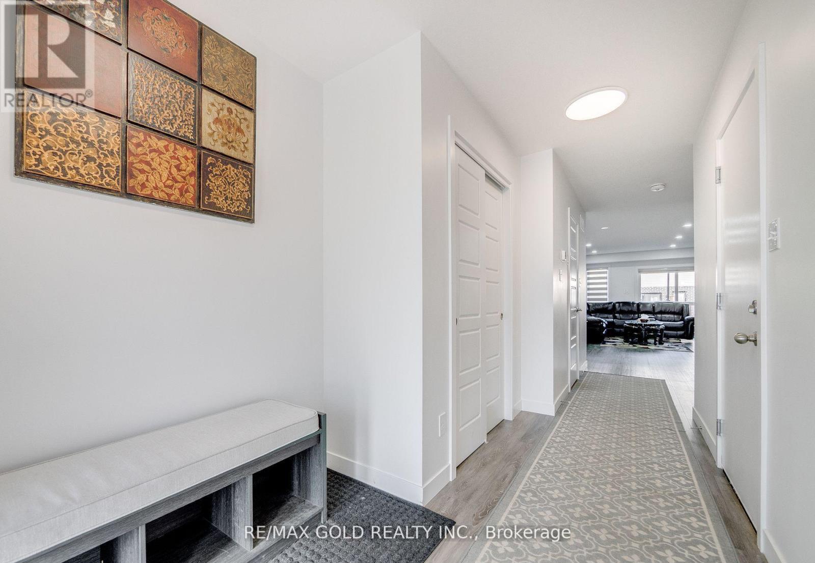 16 Roper Place, Kitchener, Ontario  N2R 1R2 - Photo 4 - X12772646