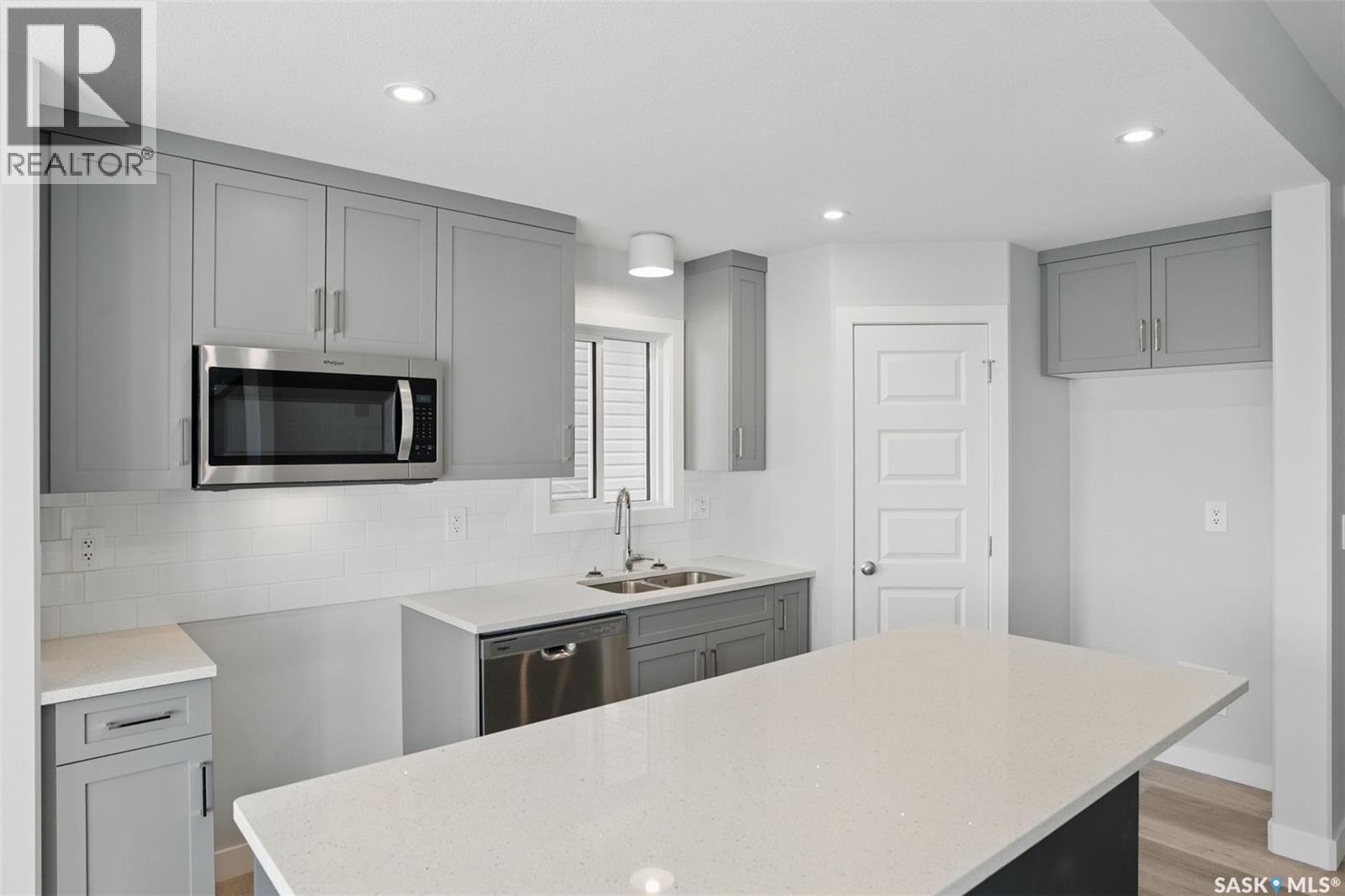 222 Antonini Court, Saskatoon, Saskatchewan  S7L 7P2 - Photo 6 - SK028165