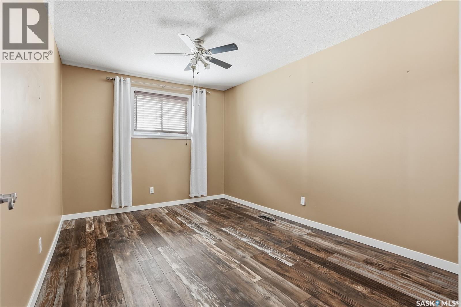 49 4th Avenue N, Martensville, Saskatchewan  S0K 2T2 - Photo 14 - SK028151