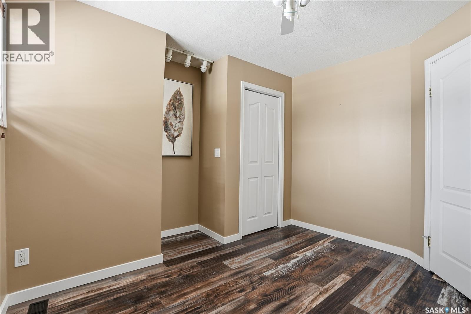 49 4th Avenue N, Martensville, Saskatchewan  S0K 2T2 - Photo 18 - SK028151