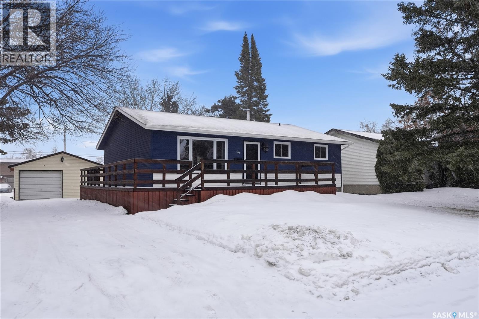 49 4th Avenue N, Martensville, Saskatchewan  S0K 2T2 - Photo 2 - SK028151