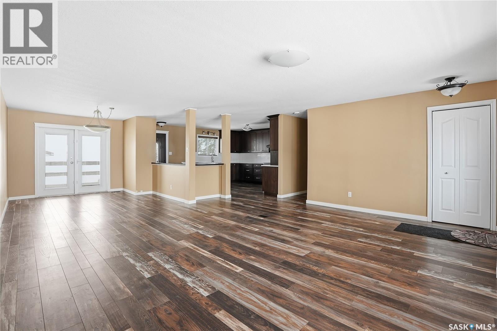 49 4th Avenue N, Martensville, Saskatchewan  S0K 2T2 - Photo 6 - SK028151