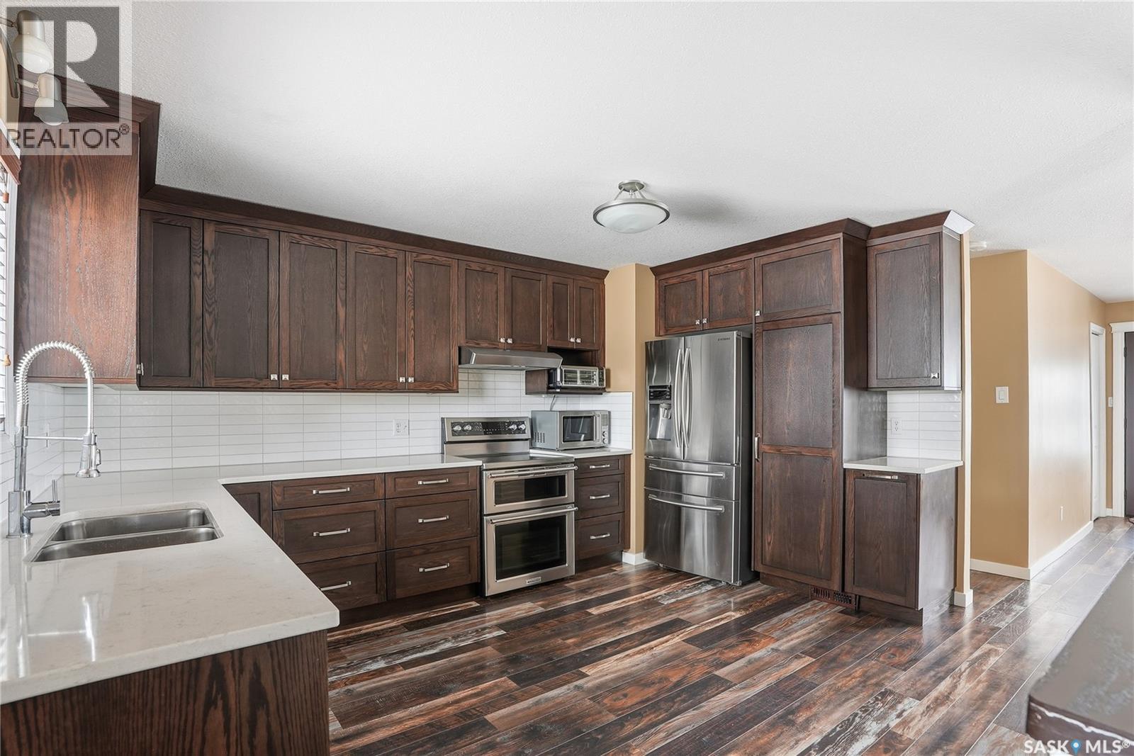 49 4th Avenue N, Martensville, Saskatchewan  S0K 2T2 - Photo 8 - SK028151