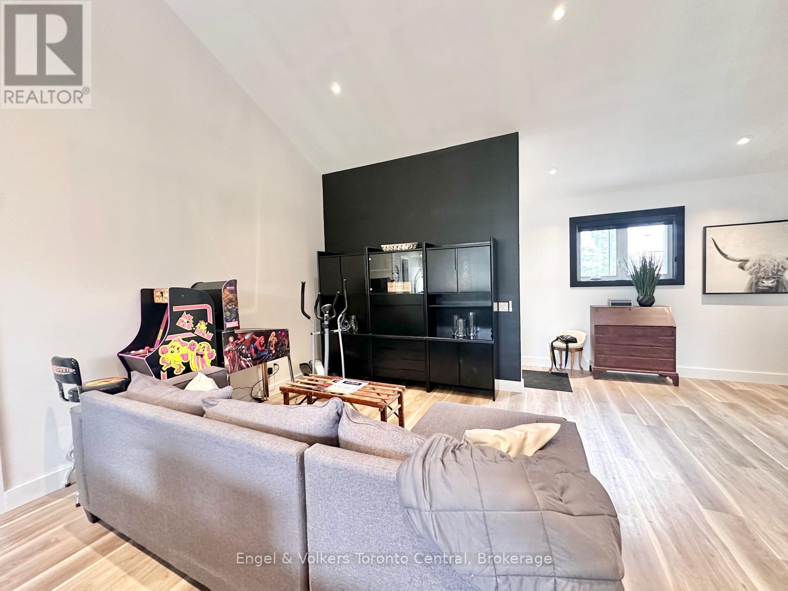 796363 Grey 19 Road, Blue Mountains, Ontario  L9Y 0M6 - Photo 6 - X12772712