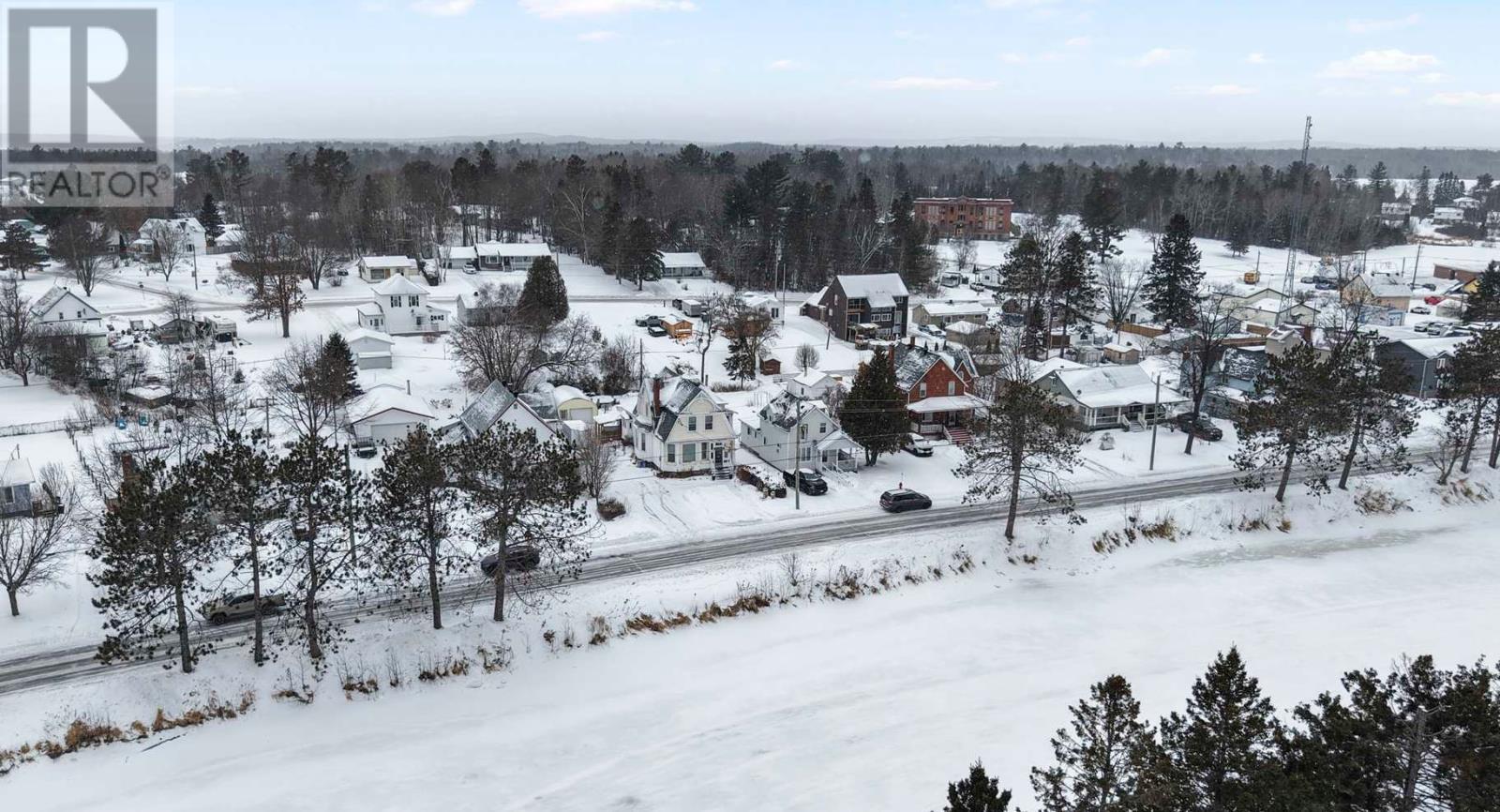 206 Water St, Thessalon, Ontario  P0R 1L0 - Photo 3 - SM260138