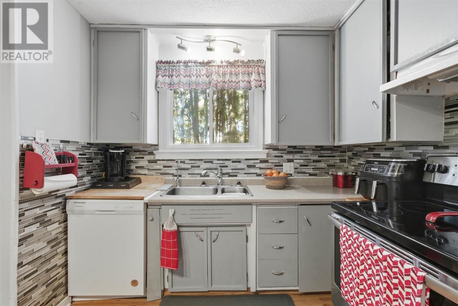 19 Lachore St, Blind River, Ontario  P0R 1B0 - Photo 12 - SM260252