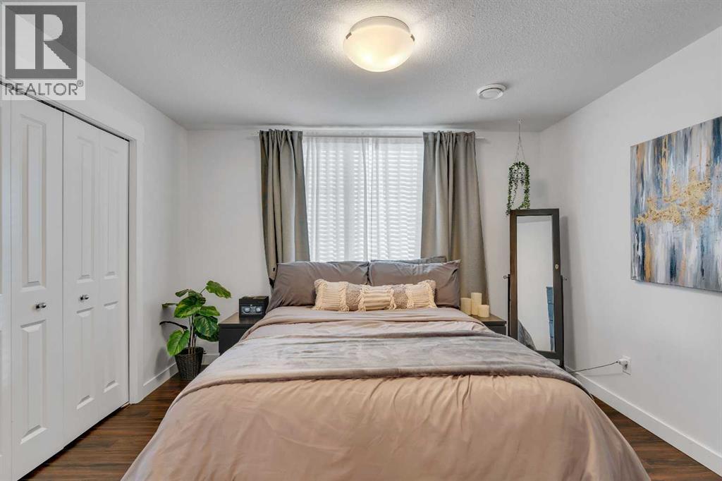 6, 59 West Coach Manor Sw, Calgary, Alberta  T3H 1R7 - Photo 9 - A2284349