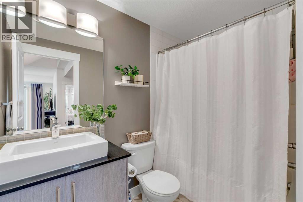 6, 59 West Coach Manor Sw, Calgary, Alberta  T3H 1R7 - Photo 19 - A2284349