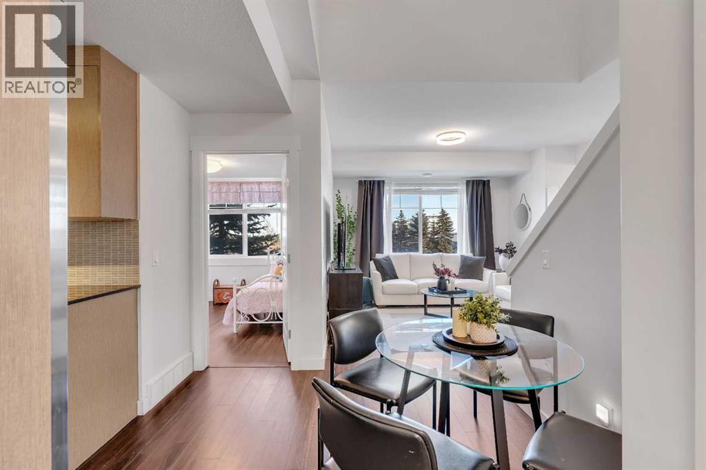 6, 59 West Coach Manor Sw, Calgary, Alberta  T3H 1R7 - Photo 17 - A2284349