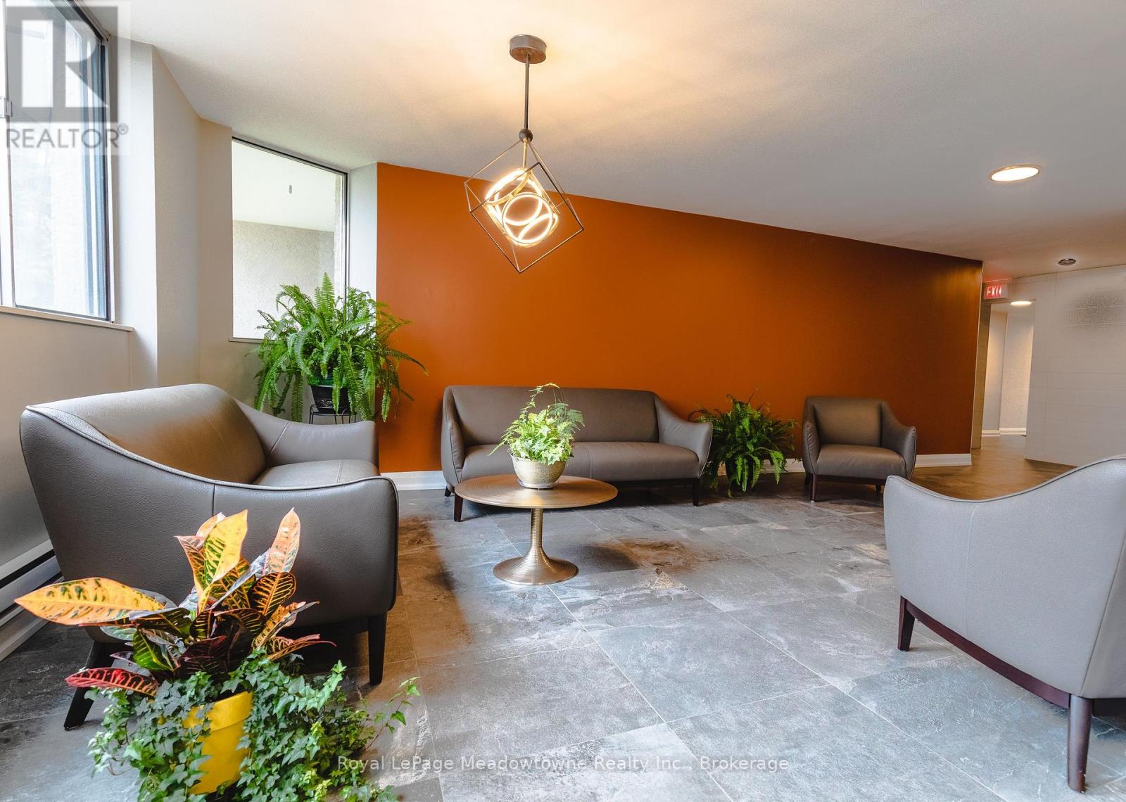 605 - 81 Millside Drive, Milton, Ontario  L9T 3X4 - Photo 2 - W12772874