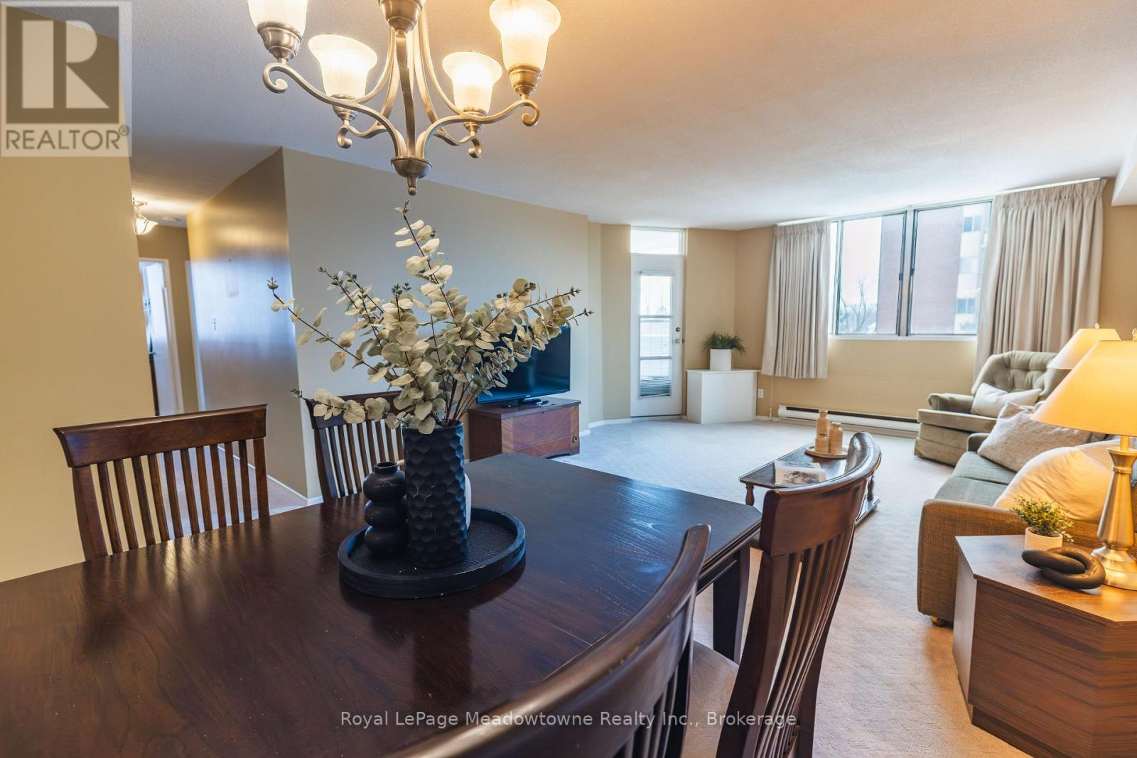 605 - 81 Millside Drive, Milton, Ontario  L9T 3X4 - Photo 10 - W12772874