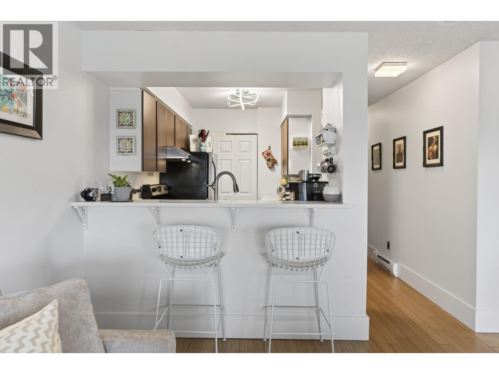 Listing Picture 10 of 38 : 803 1833 FRANCES STREET, Vancouver / 溫哥華 - 魯藝地產 Yvonne Lu Group - MLS Medallion Club Member