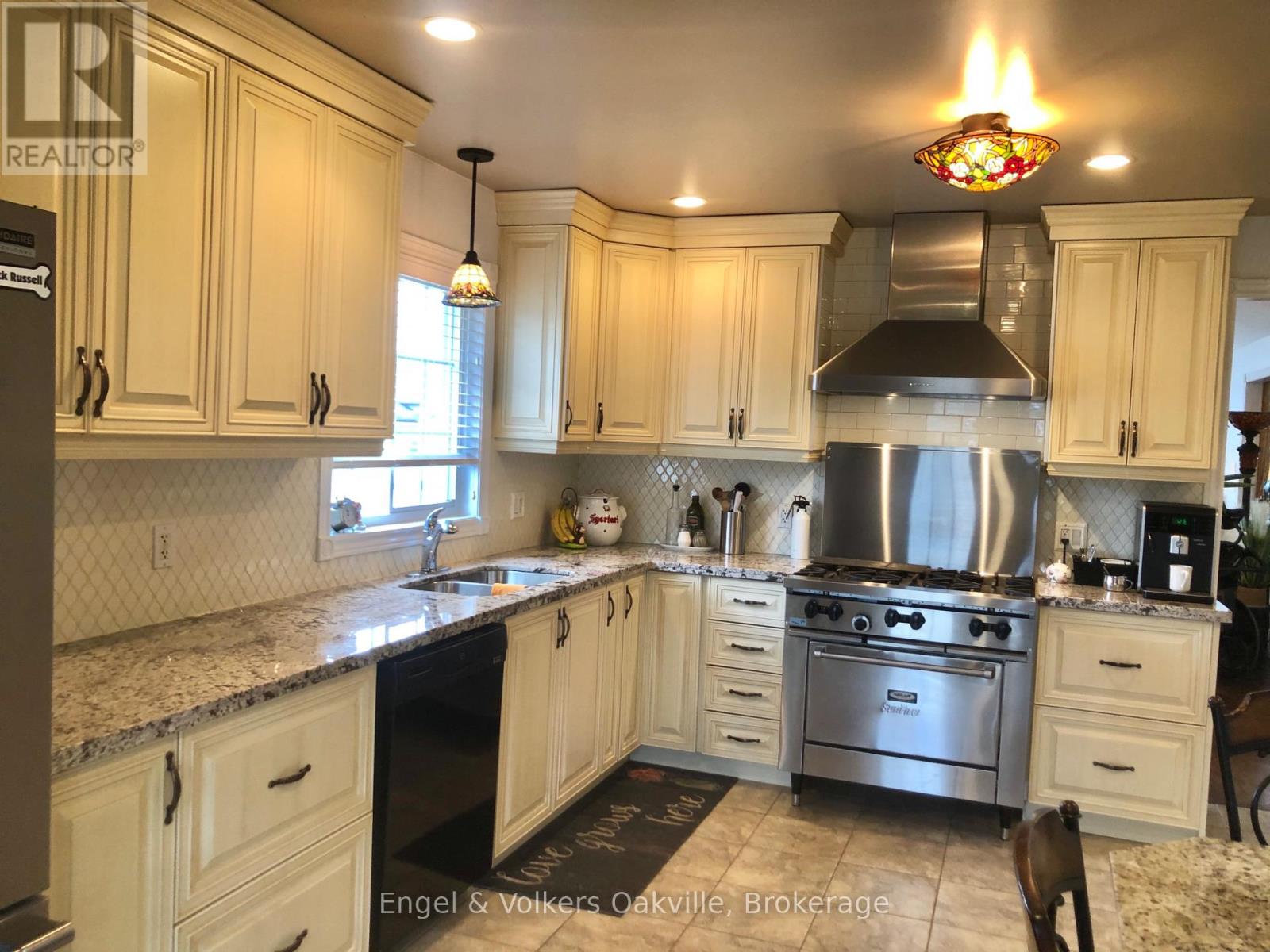 339 Wellbrook Avenue, Welland, Ontario  L3C 7N3 - Photo 9 - X12772774