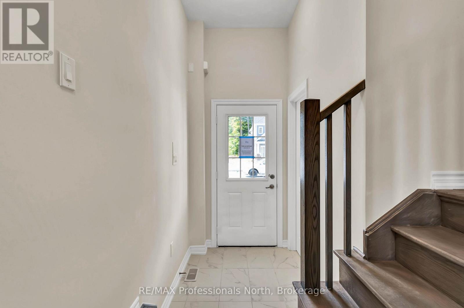 230 Beechwood Forest Lane, Gravenhurst, Ontario  P1P 0H8 - Photo 2 - X12767036