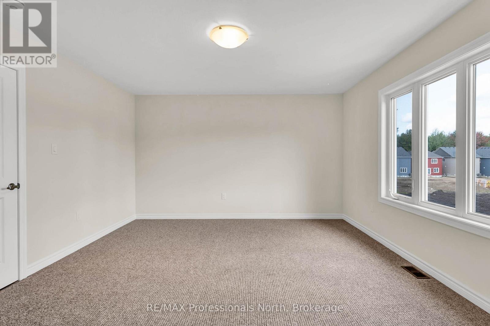 230 Beechwood Forest Lane, Gravenhurst, Ontario  P1P 0H8 - Photo 15 - X12767036