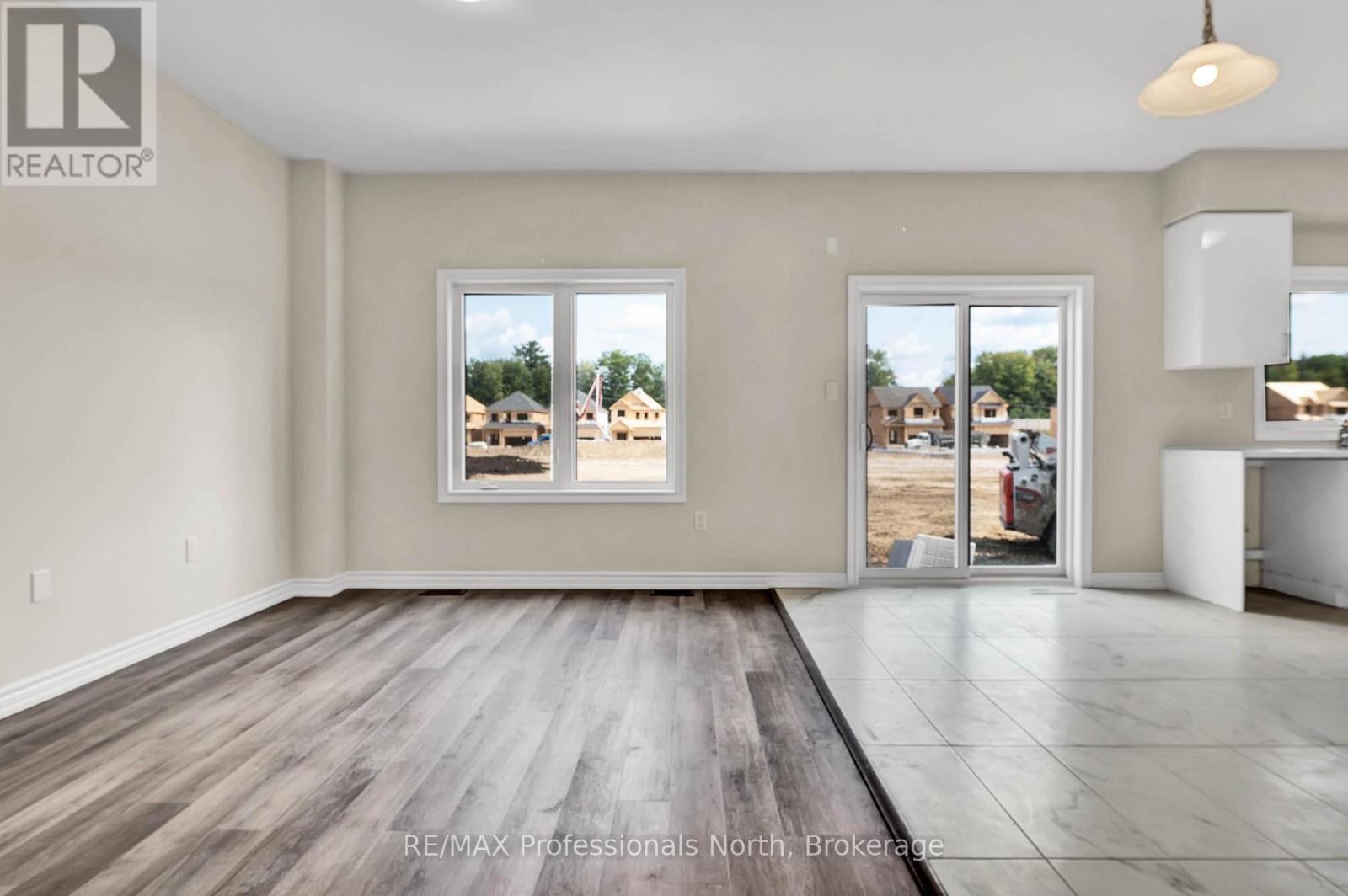 230 Beechwood Forest Lane, Gravenhurst, Ontario  P1P 0H8 - Photo 4 - X12767036