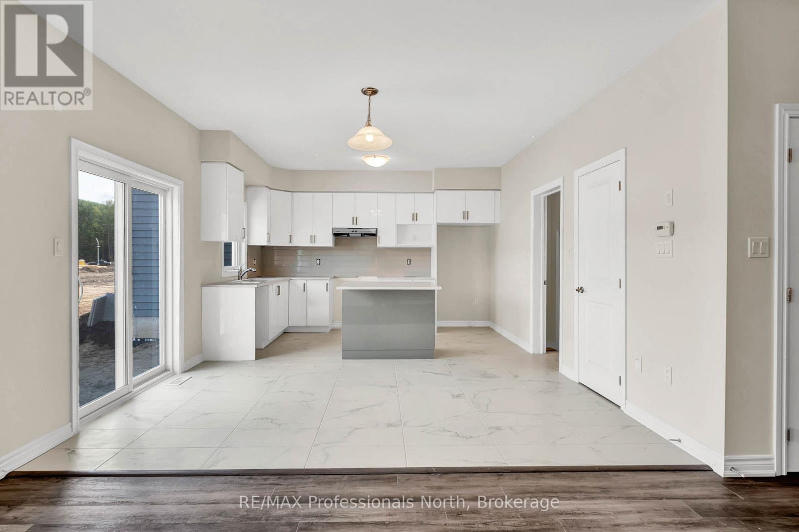 230 Beechwood Forest Lane, Gravenhurst, Ontario  P1P 0H8 - Photo 7 - X12767036