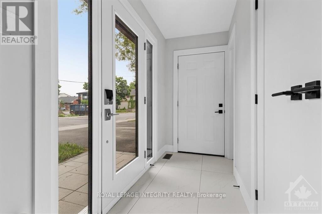 10 Quill Street, Ottawa, Ontario  K1K 1X4 - Photo 2 - X12772788