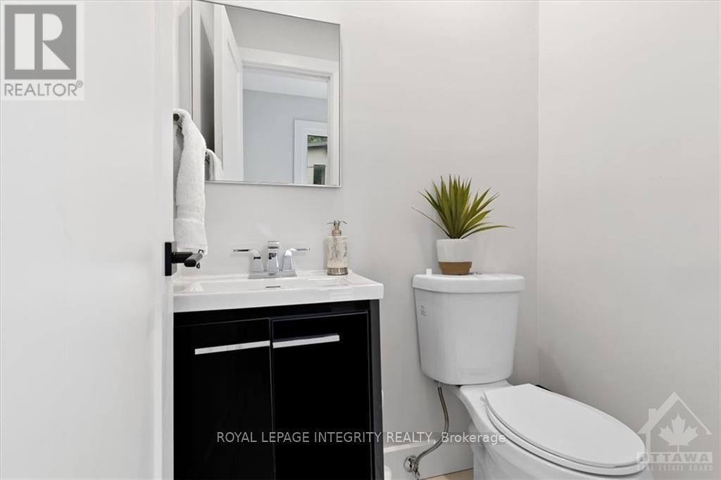 10 Quill Street, Ottawa, Ontario  K1K 1X4 - Photo 3 - X12772788