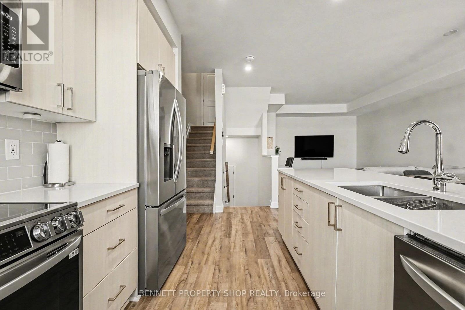 539 Lourmarin Private, Ottawa, Ontario  K4A 5M2 - Photo 8 - X12772828