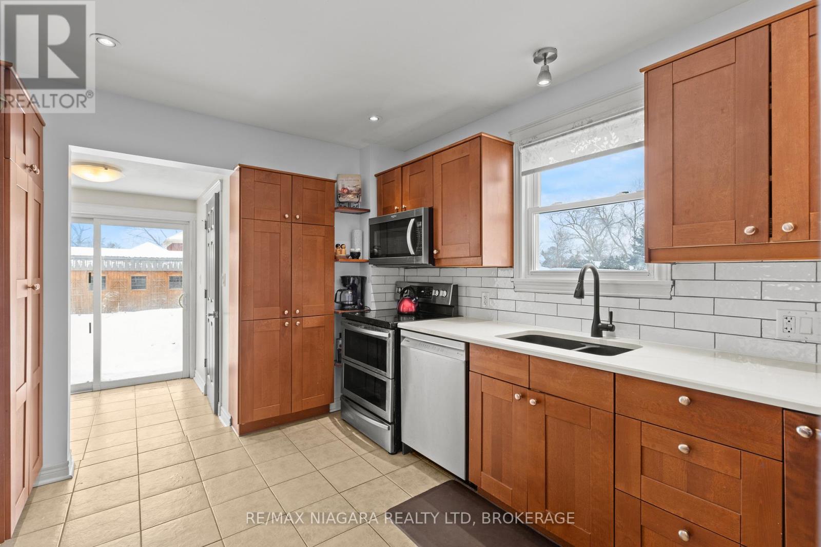 3547 Strang Drive, Niagara Falls (Chippawa), Ontario  L2G 6K5 - Photo 12 - X12772842