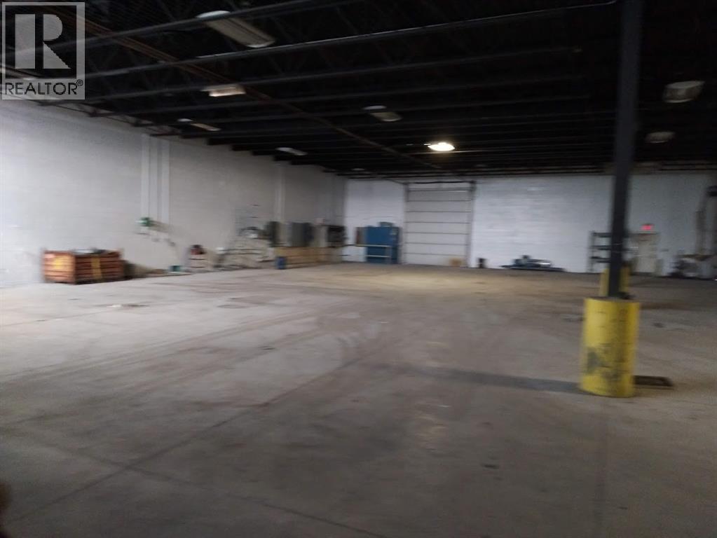 260 Centre Street, Petrolia, Ontario  N0L 1R0 - Photo 2 - 26002804