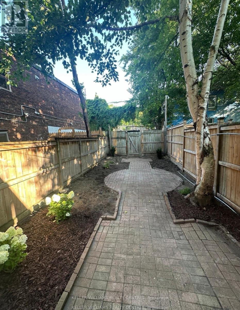 1 - 212 Gerrard Street E, Toronto, Ontario  M5A 2E6 - Photo 2 - C12772718