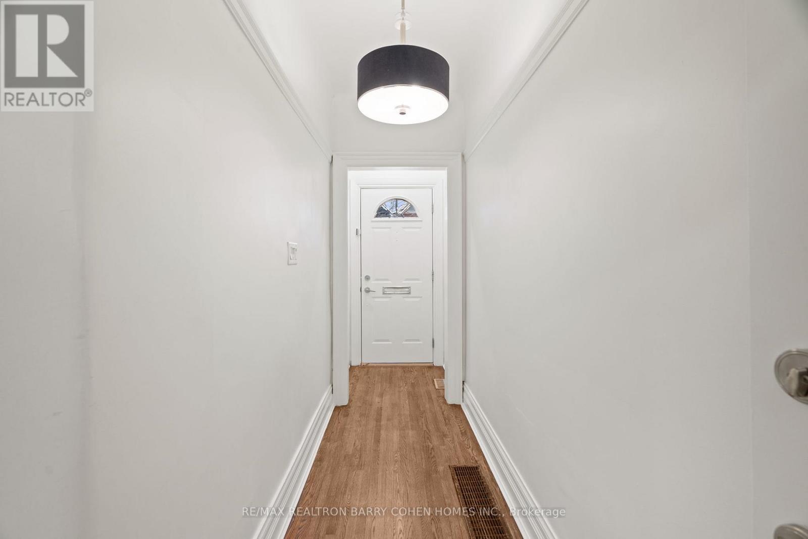 Upper - 59 Dupont Street, Toronto, Ontario  M5R 1V3 - Photo 3 - C12772782