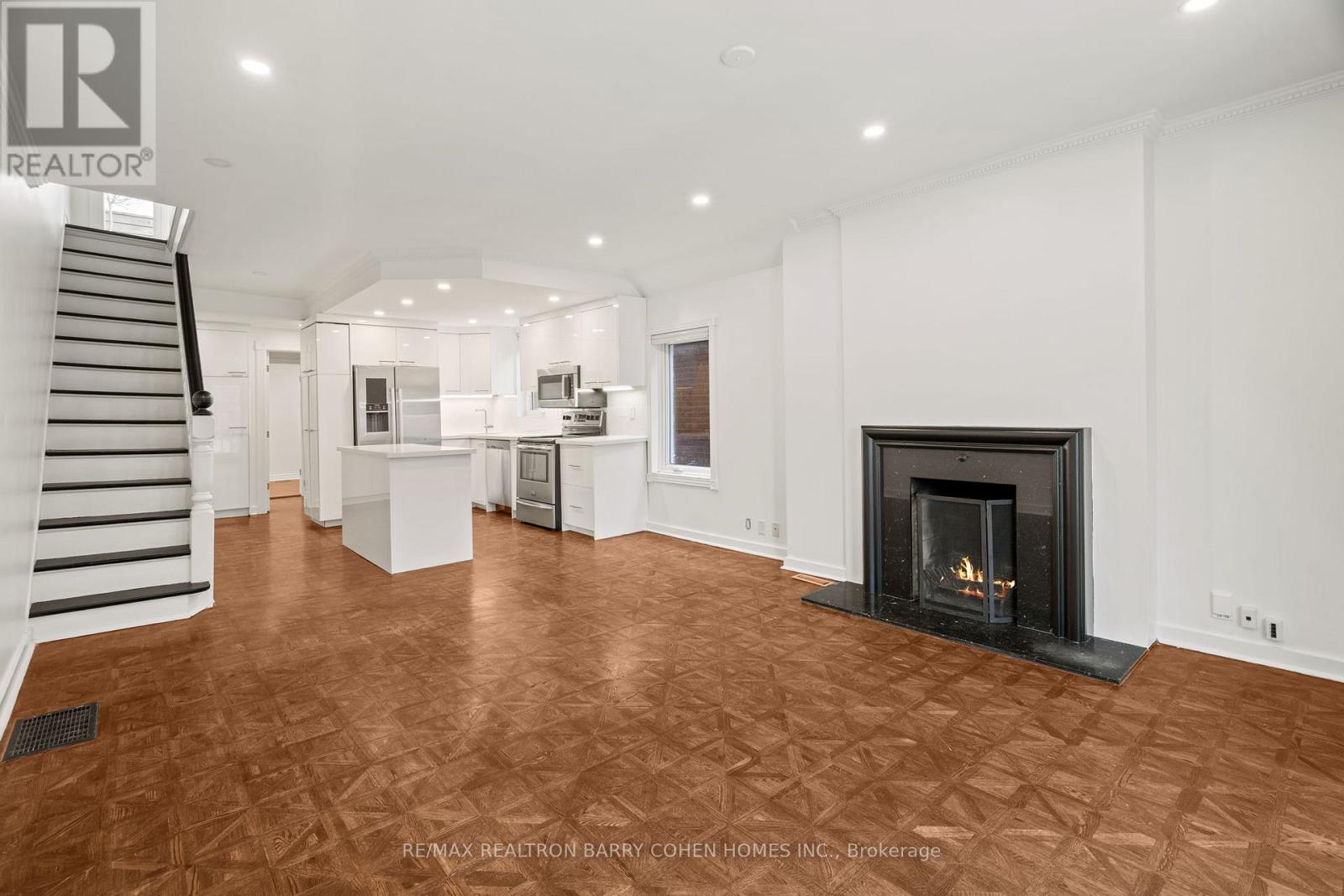 Upper - 59 Dupont Street, Toronto, Ontario  M5R 1V3 - Photo 8 - C12772782