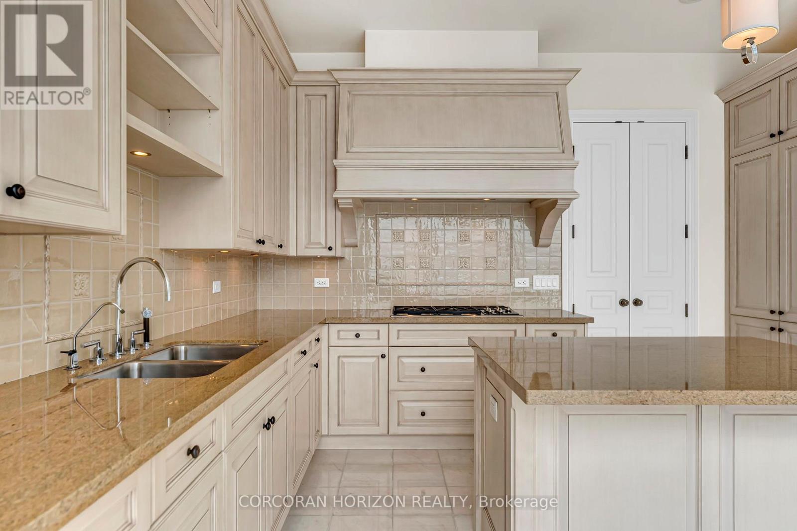 3505 - 183 Wellington Street W, Toronto (Waterfront Communities), Ontario  M5V 0A1 - Photo 23 - C12772792