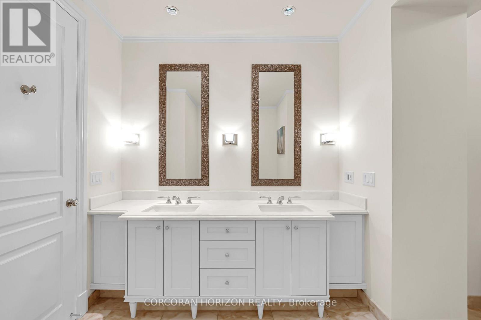 3505 - 183 Wellington Street W, Toronto (Waterfront Communities), Ontario  M5V 0A1 - Photo 37 - C12772792