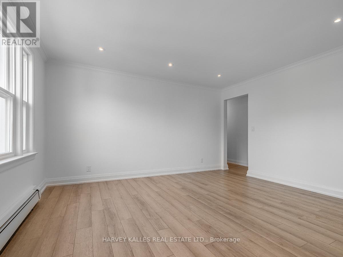 2 - 8 Markdale Avenue, Toronto, Ontario  M6C 1S9 - Photo 13 - C12772862