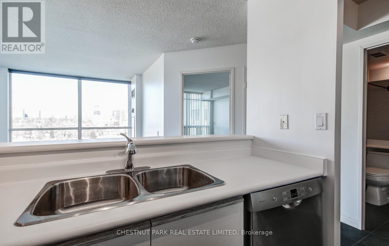 Ph210 - 942 Yonge Street, Toronto, Ontario  M4W 3S8 - Photo 14 - C12772864