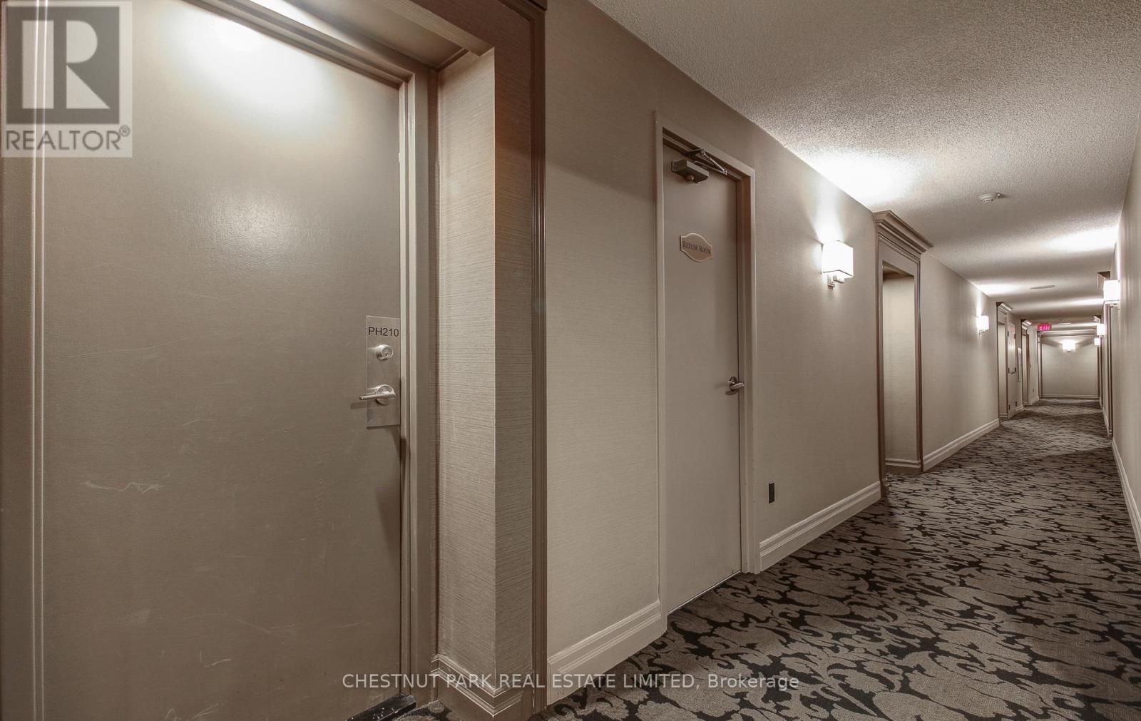 Ph210 - 942 Yonge Street, Toronto, Ontario  M4W 3S8 - Photo 3 - C12772864