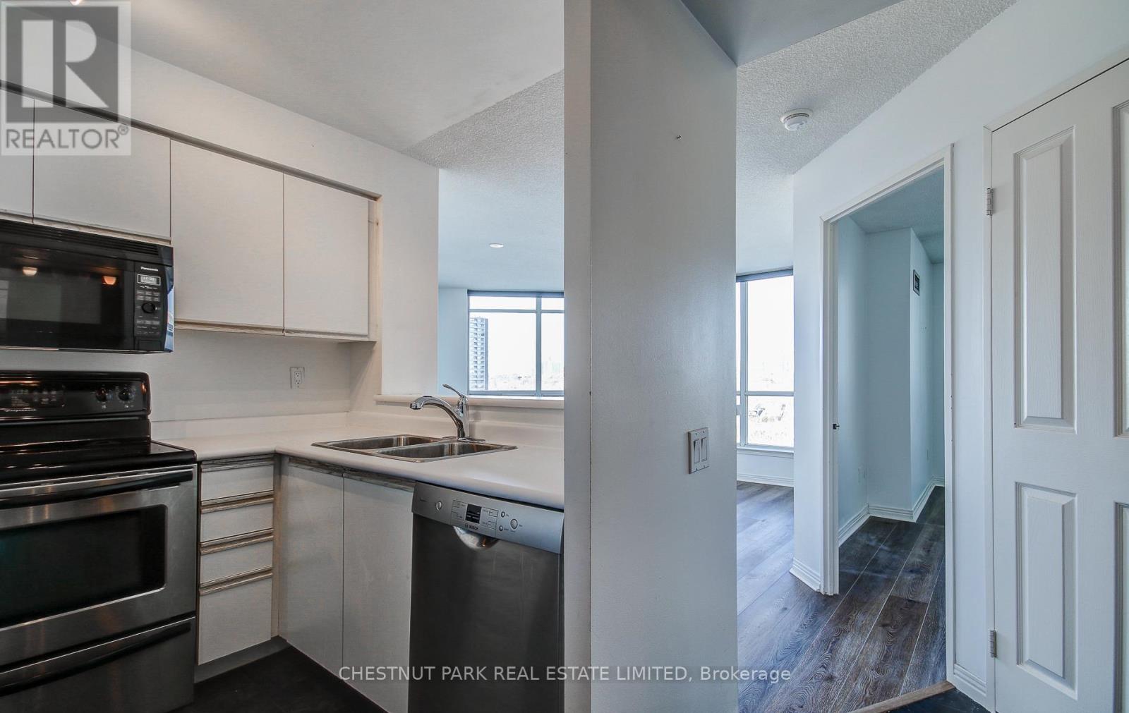 Ph210 - 942 Yonge Street, Toronto, Ontario  M4W 3S8 - Photo 8 - C12772864