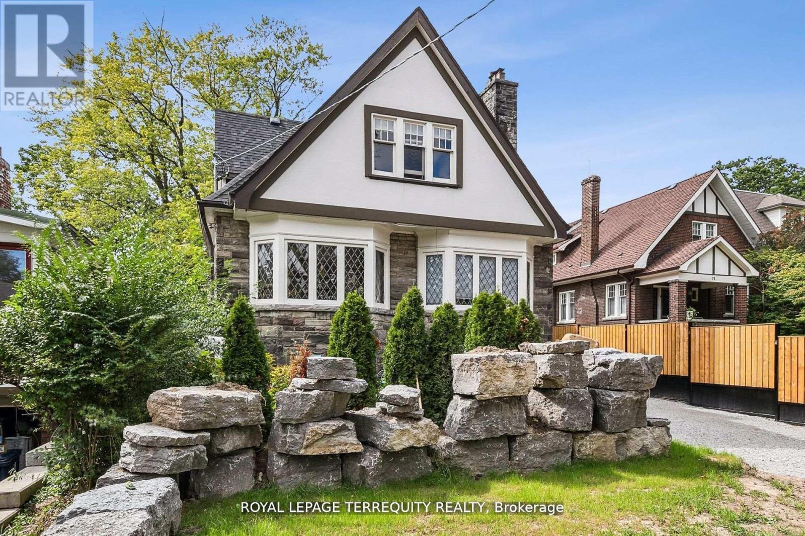 LOWER - 69 HILLCREST DRIVE, Toronto, Ontario