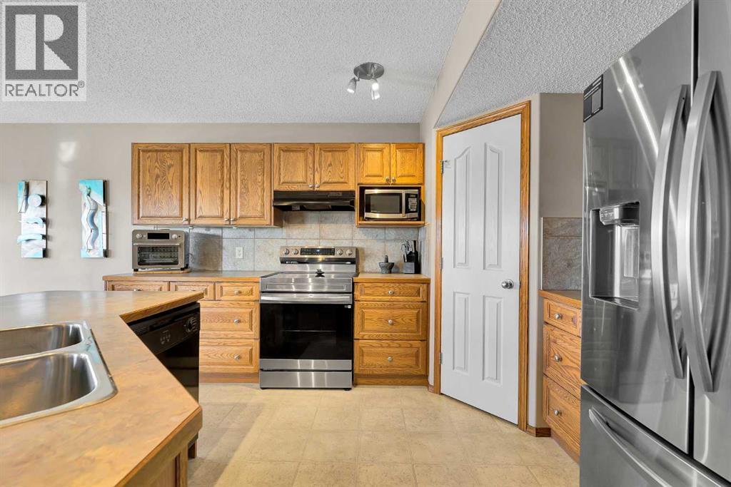 132 Saddletree Close Ne, Calgary, Alberta  T3J 5J1 - Photo 8 - A2278465