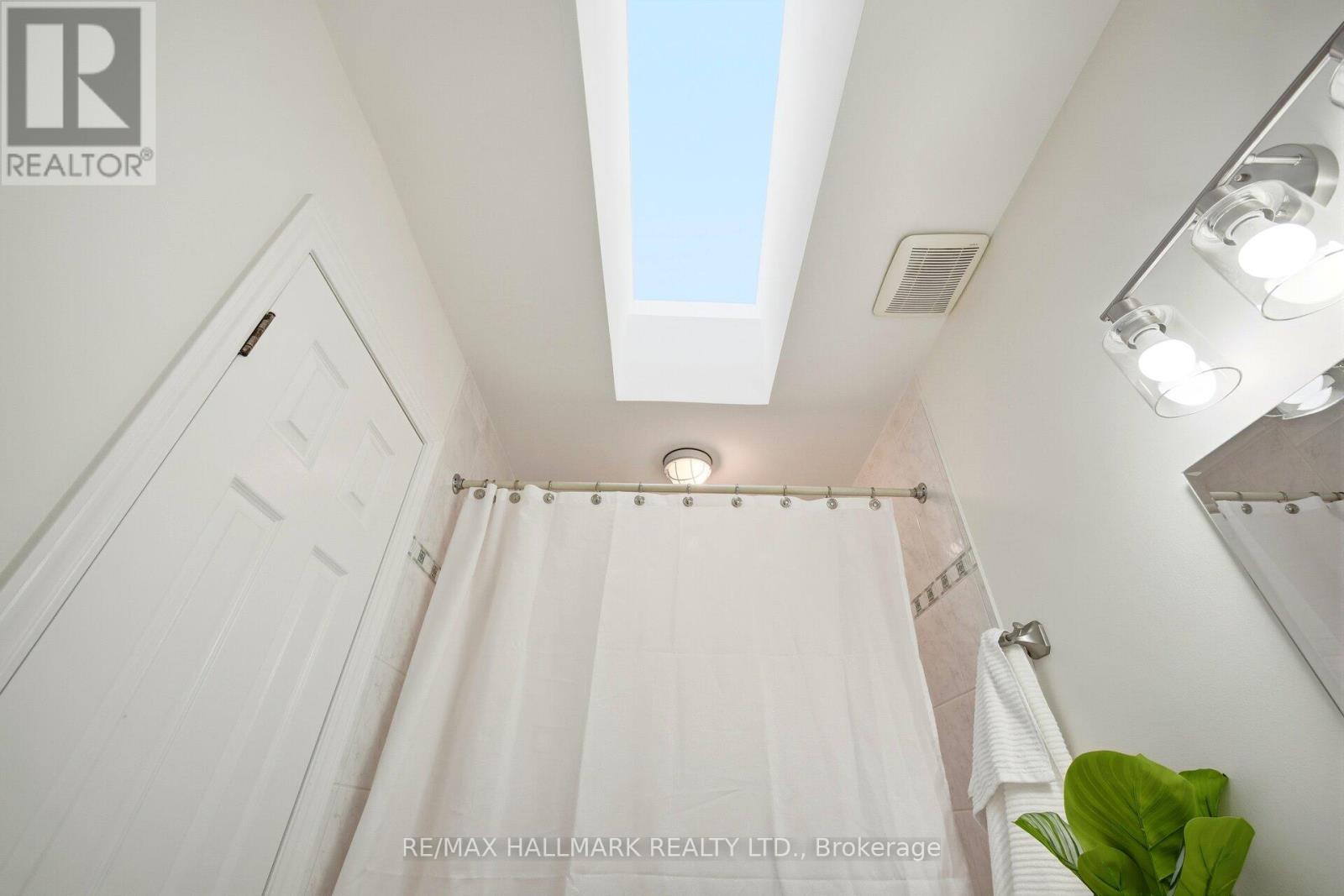 4a Holborne Avenue, Toronto, Ontario  M4C 2P9 - Photo 30 - E12772720