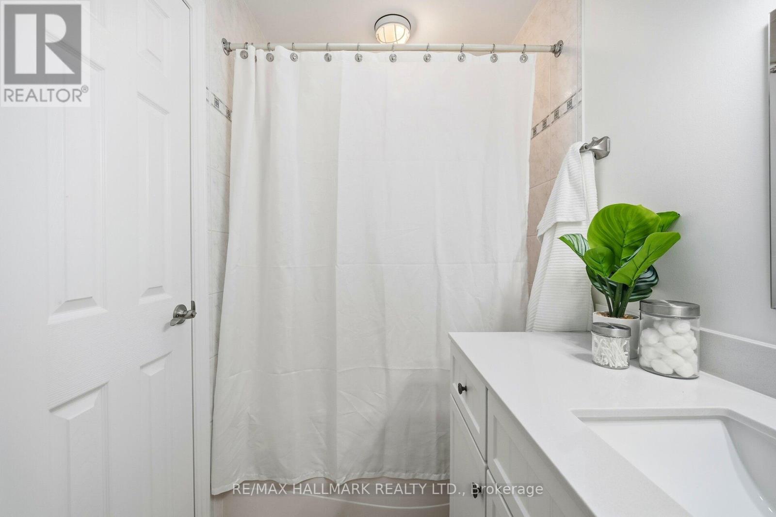 4a Holborne Avenue, Toronto, Ontario  M4C 2P9 - Photo 31 - E12772720