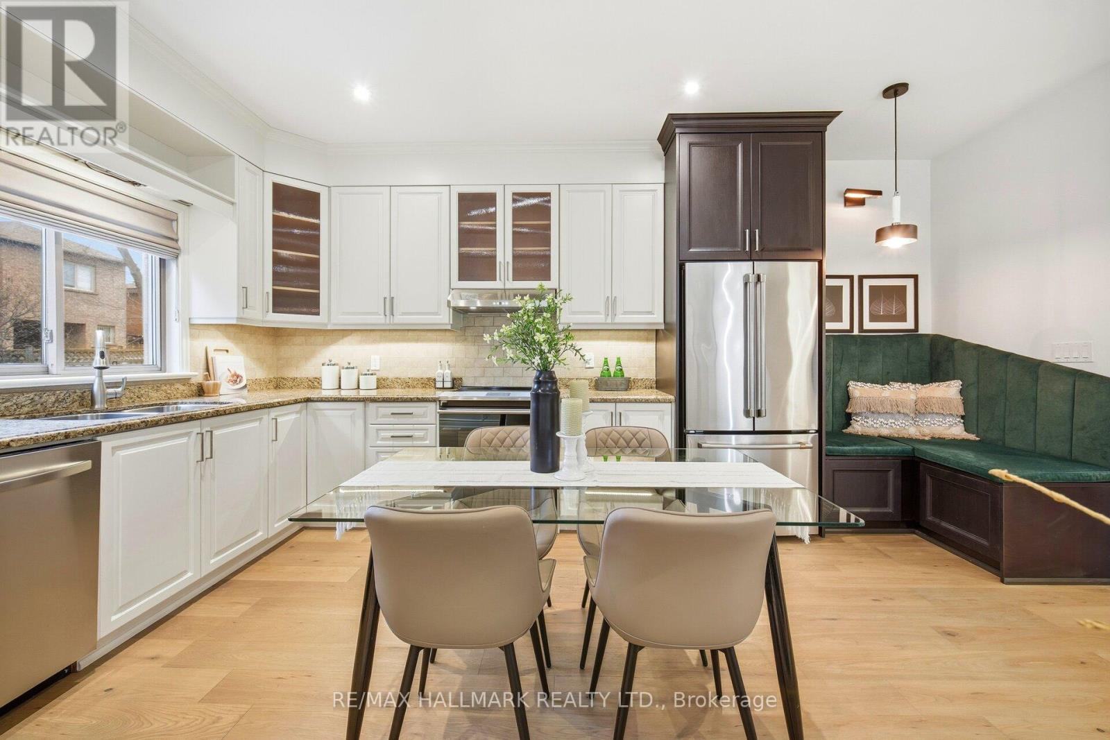 4a Holborne Avenue, Toronto, Ontario  M4C 2P9 - Photo 8 - E12772720