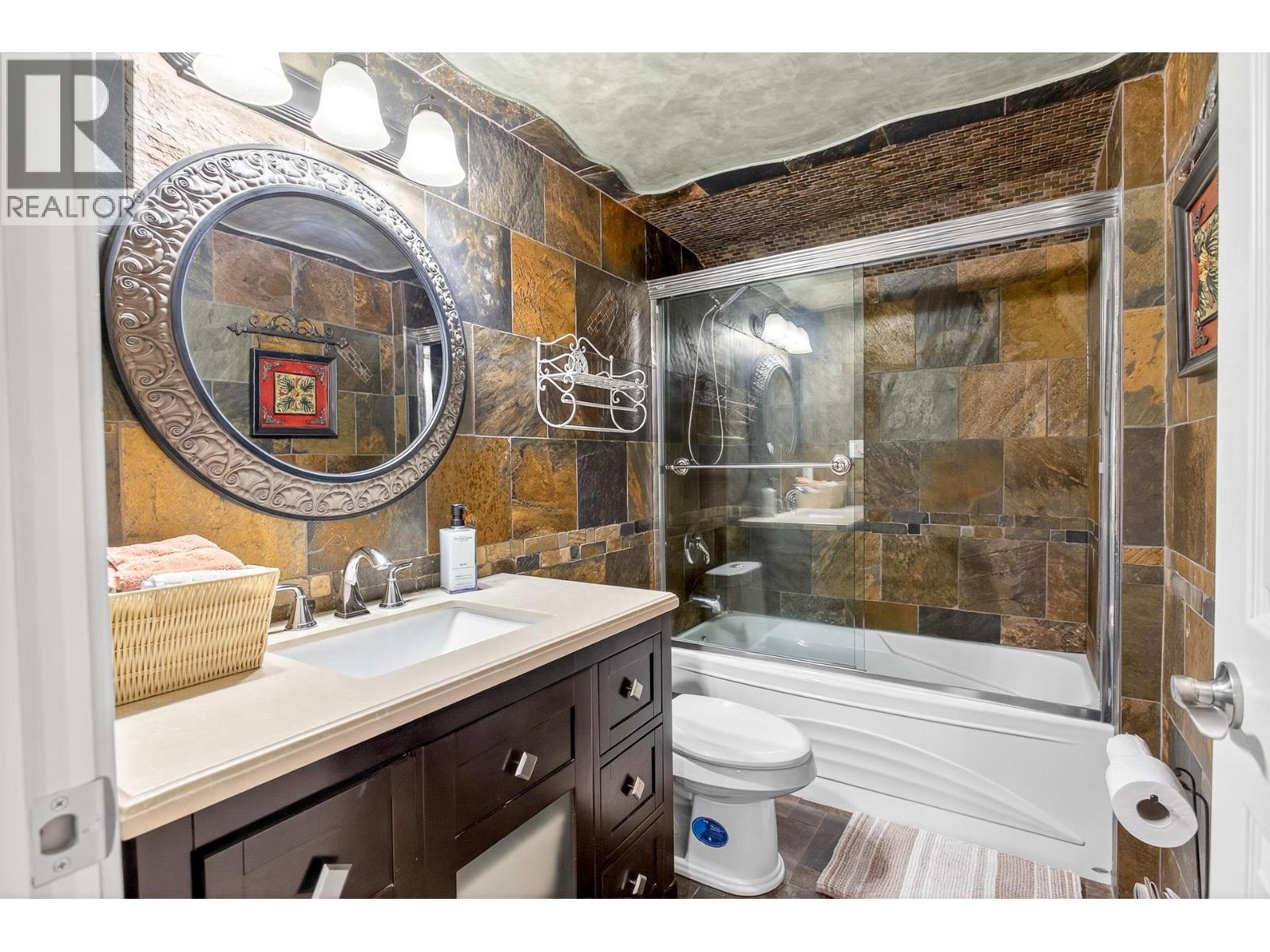 1527 Greenstone Court, Coquitlam, British Columbia  V3E 2W2 - Photo 38 - R3050319