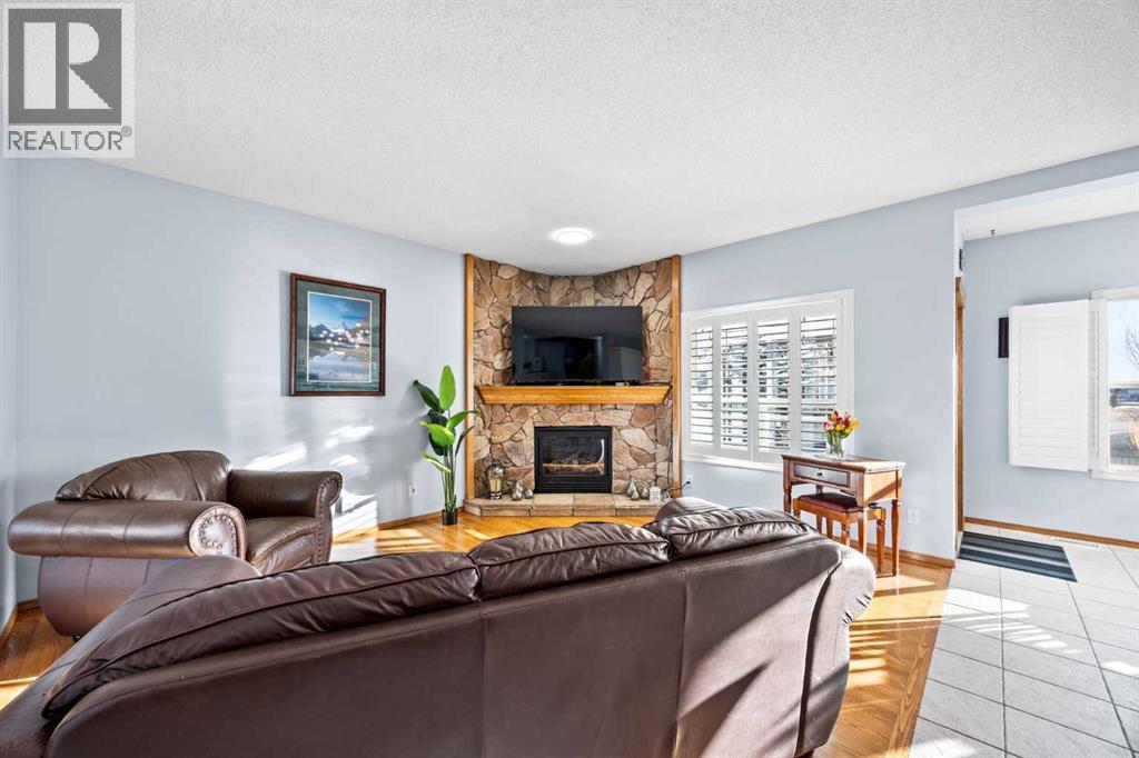 244 Oakmere Place, Chestermere, Alberta  T1X 1L2 - Photo 7 - A2283808