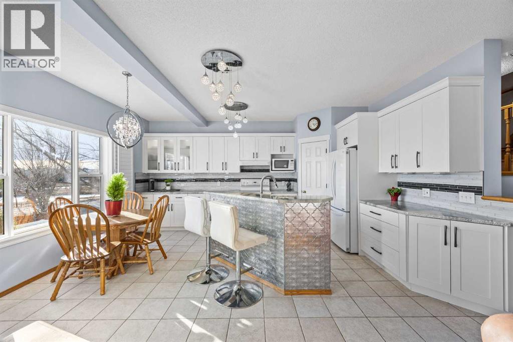 244 Oakmere Place, Chestermere, Alberta  T1X 1L2 - Photo 10 - A2283808