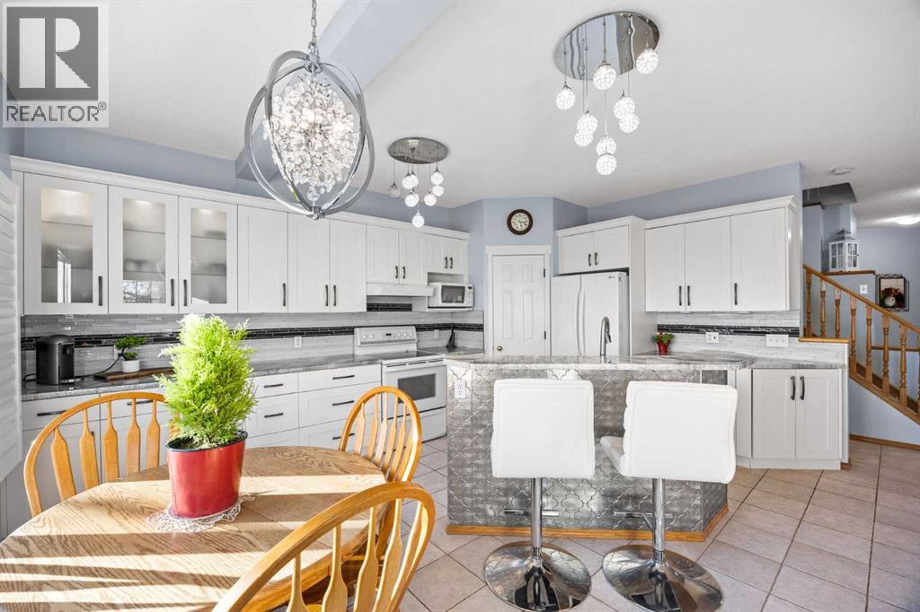 244 Oakmere Place, Chestermere, Alberta  T1X 1L2 - Photo 13 - A2283808