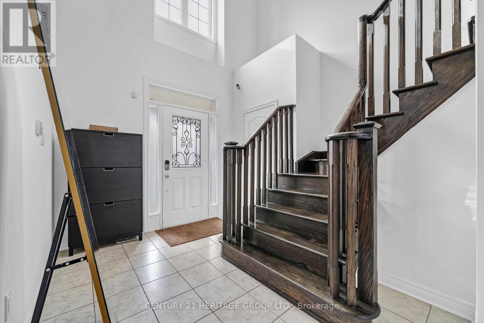 32 Amberwing Landing, Bradford West Gwillimbury (Bradford), Ontario  L3Z 0H9 - Photo 4 - N12772682