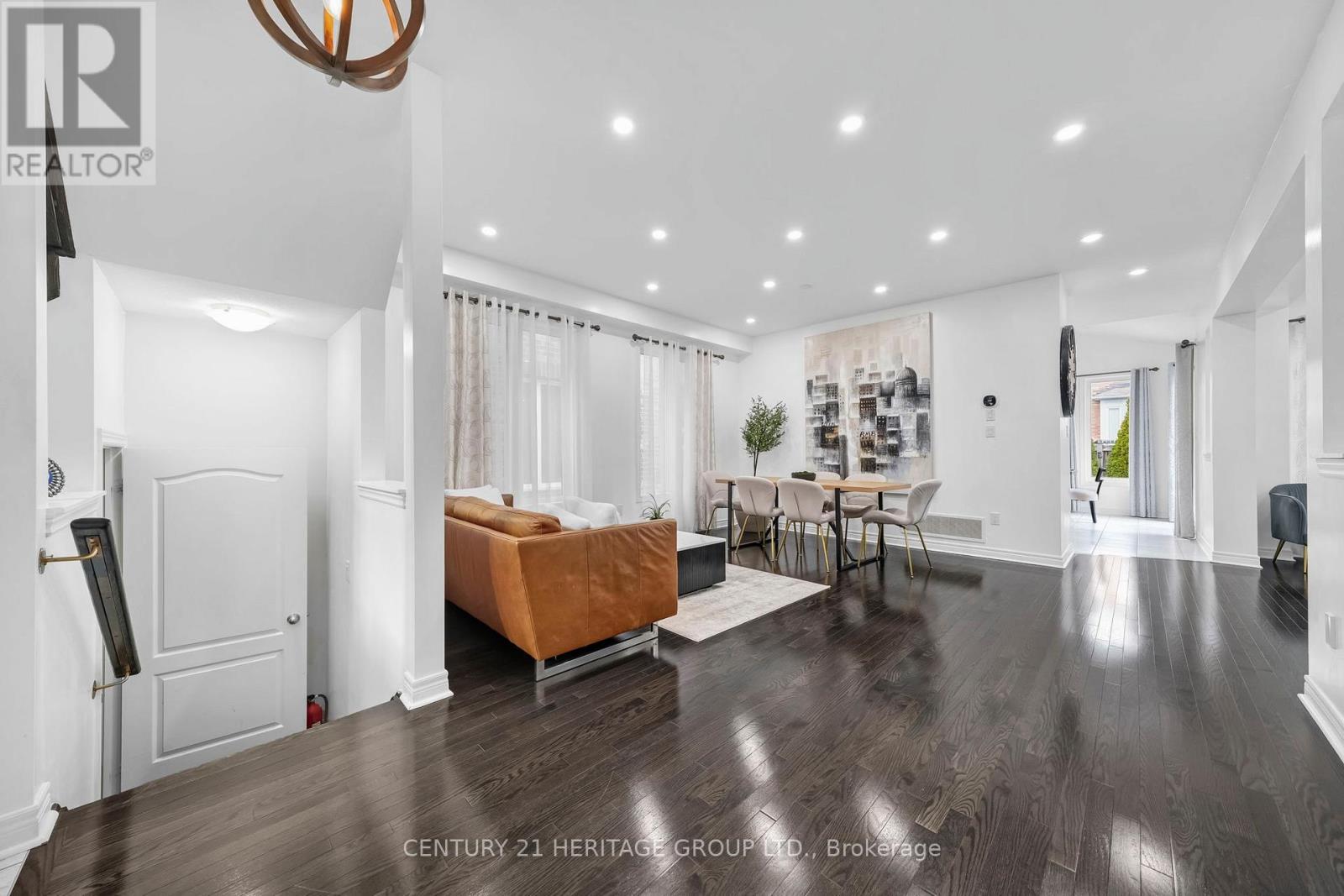 32 Amberwing Landing, Bradford West Gwillimbury (Bradford), Ontario  L3Z 0H9 - Photo 6 - N12772682