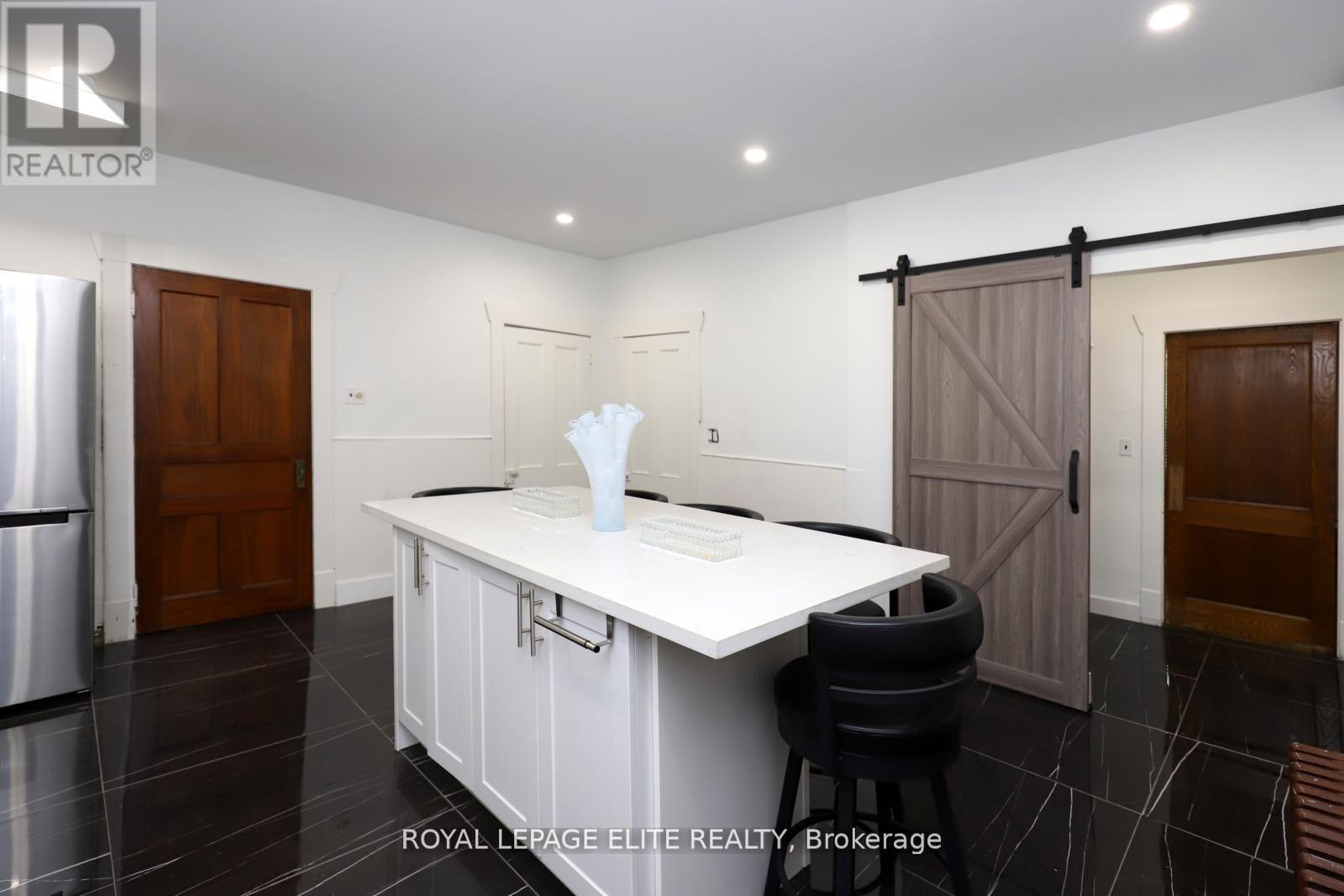 18-20 Reuben Street, Aurora, Ontario  L4G 2M2 - Photo 12 - N12772728