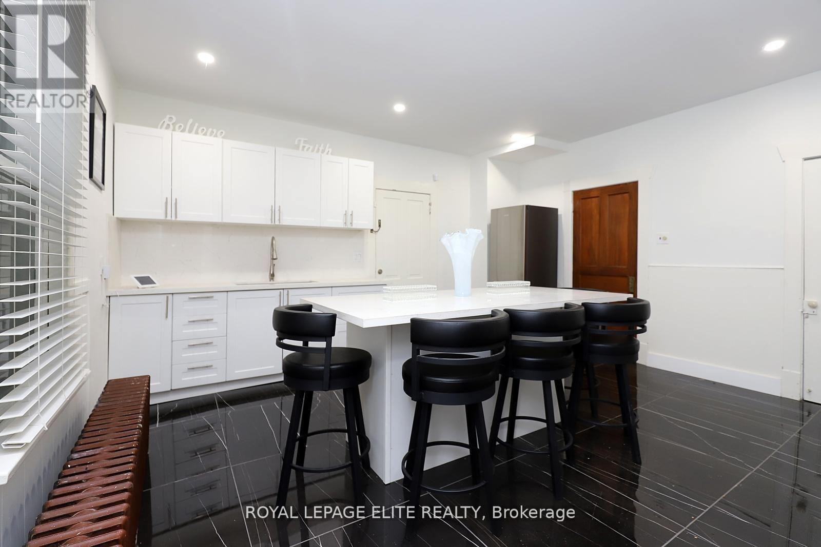 18-20 Reuben Street, Aurora, Ontario  L4G 2M2 - Photo 13 - N12772728